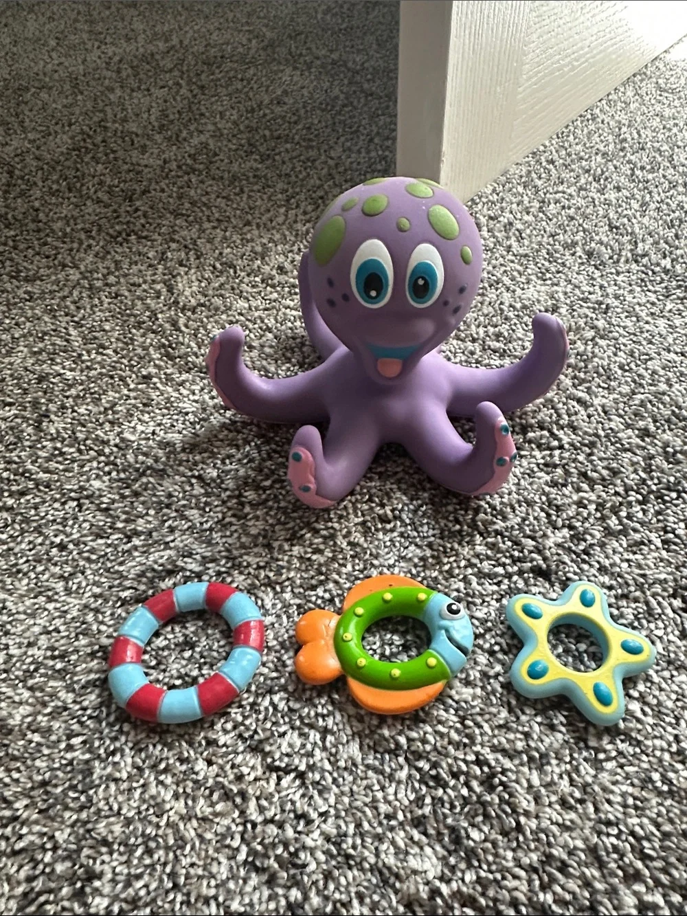 Nuby Purple Octopus Hoopla Bath Toy with Tossing Rings